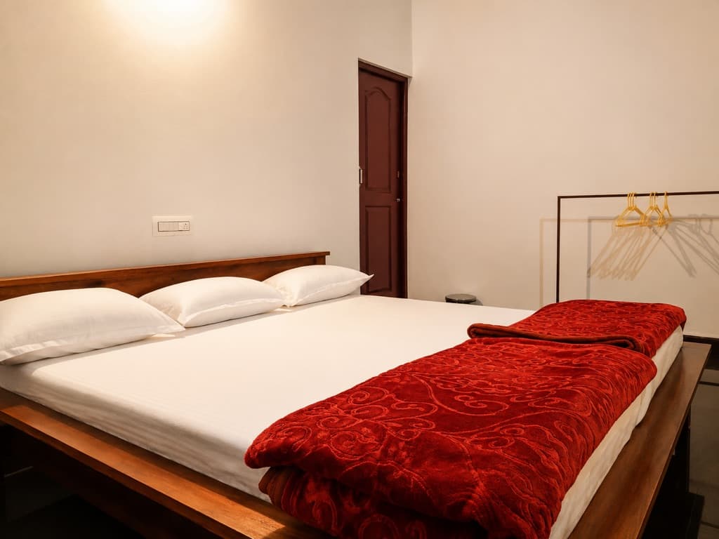 Aura Couple Room