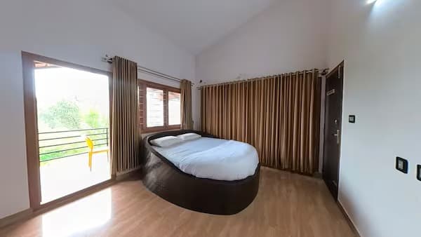 Balcony Room