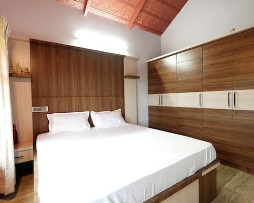 Hoovinamane Bedroom 1